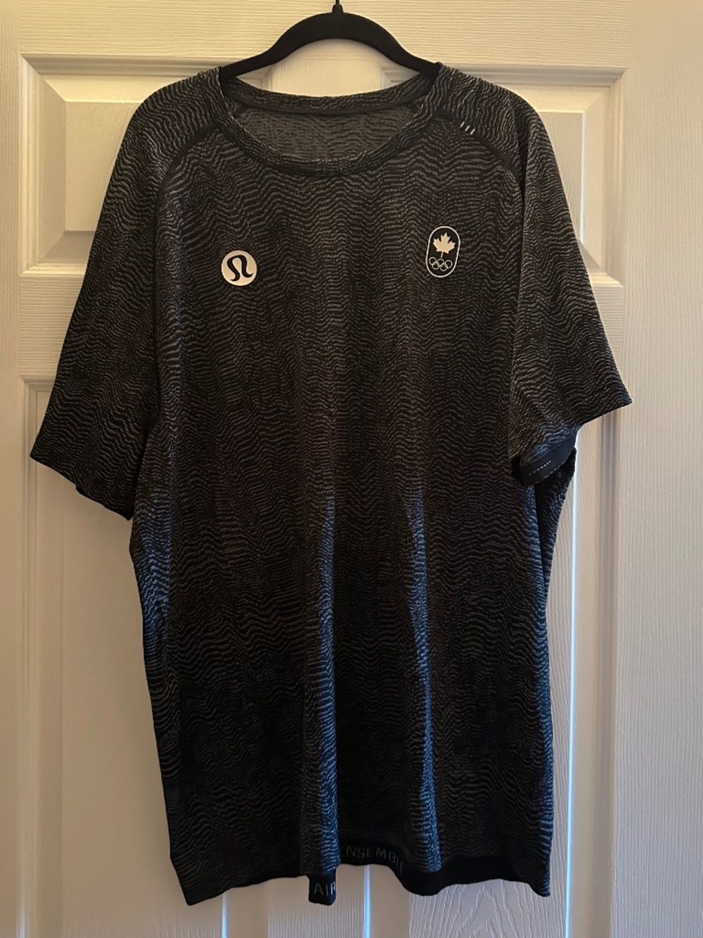 Lululemon Team Canada Olympic Performance T-Shirt Men's 2XL Black COC Logo EUC